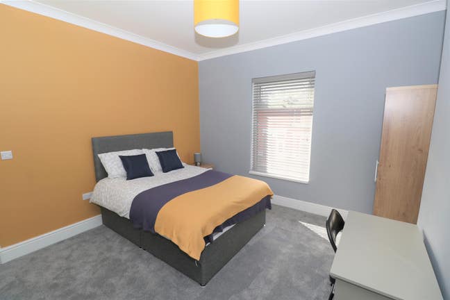  Double  room at 60 Derrington Ave Main Photo