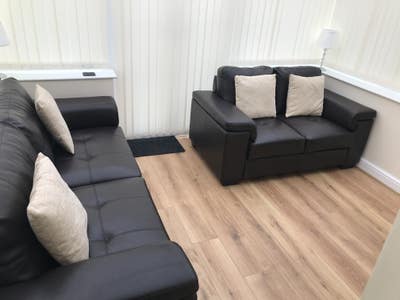 🌟 Spacious En-Suite Doubles | Stylish Shared Home Main Photo