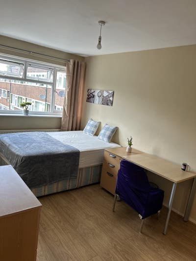  ALL Bills include Next to Tesco&Lewisham Station, Main Photo