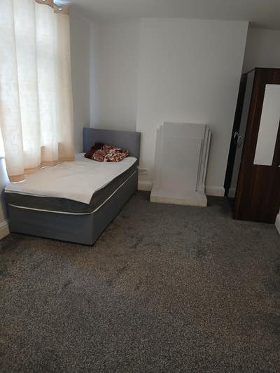 Room is very big size Main Photo