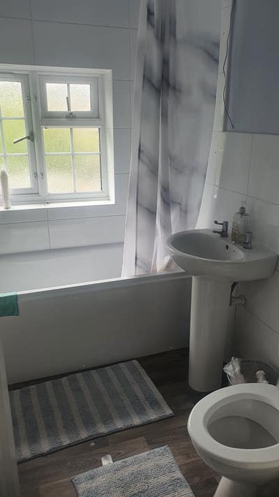 Double room to rent for female or male tenant  Main Photo