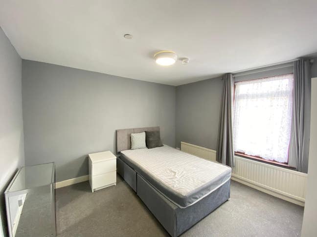 Double Room- Close to High Steet and Bluewater Main Photo