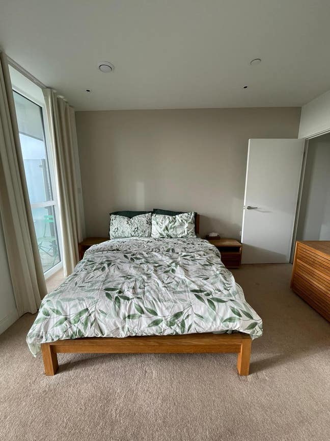 Large room 3 Mins to Hayes & Harlington Main Photo