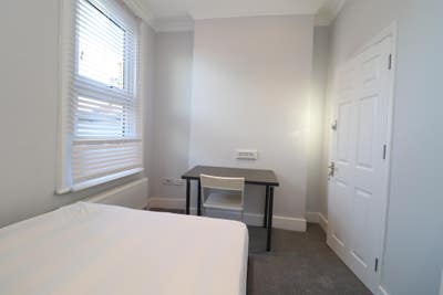 Fulham- Calling- Available Now-with Living Room Main Photo