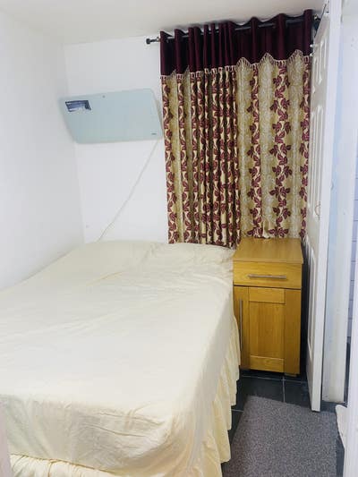 It’s like a studio flat. Single or couples can ren Main Photo