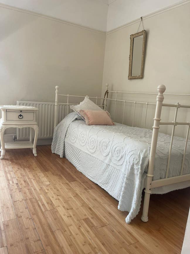 Victorian room Main Photo
