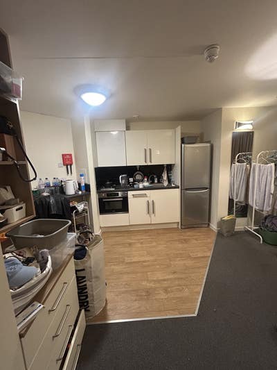 Moonraker Point Studio Main Photo