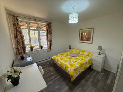  spacious rooms in Paddington  Main Photo