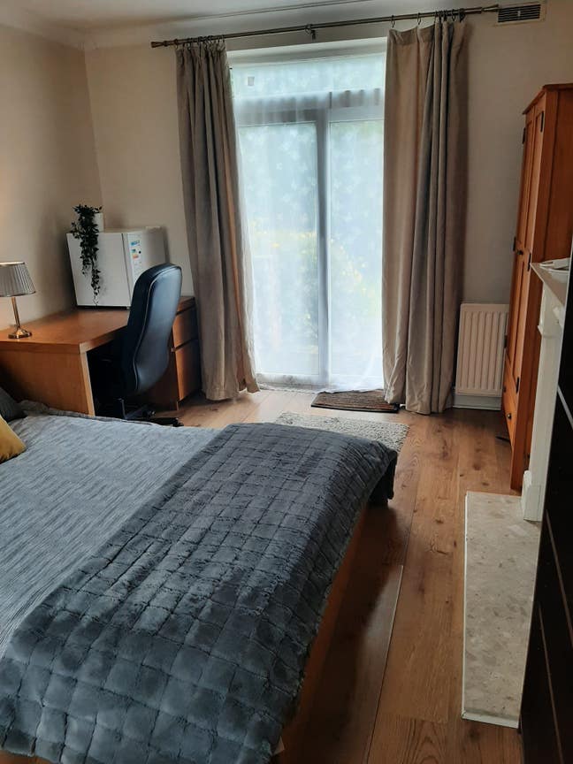 Lovely  room, friendly, quiet house, all bill inc Main Photo