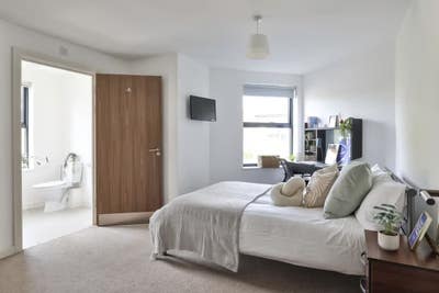 Large Student Ensuite Room 2025/26, Bills Includ. Main Photo