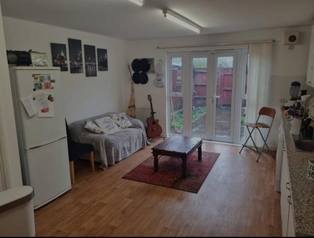 Double Room for 1 person only - Kew Gardens  Main Photo