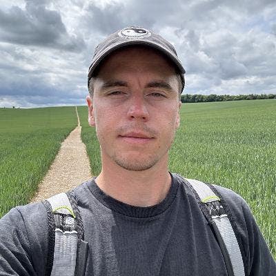 Professional Male seeks a double room Main Photo