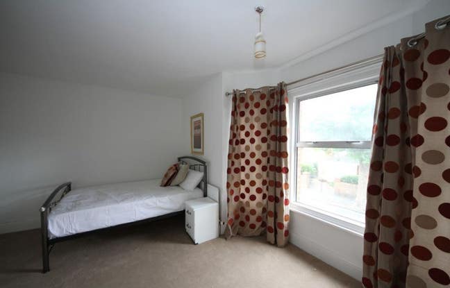 Spacious Double En-Suite Room on Wantage Road Main Photo