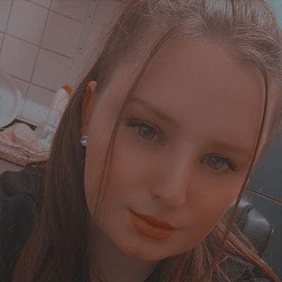 I am a  female aged 20. I am looking for a si... Main Photo