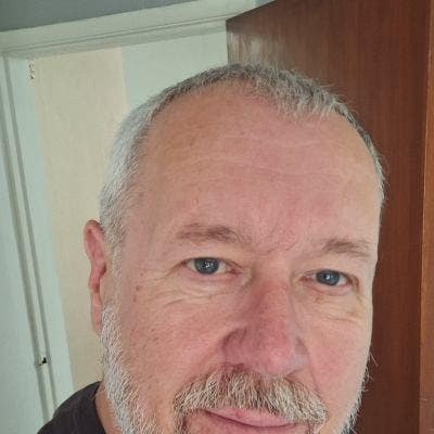 Professional Male seeks a double room Main Photo