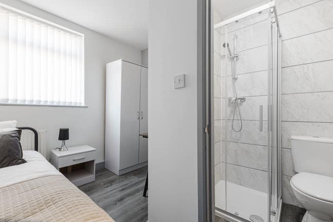 🫨🐝Single Ensuite Available  Main Photo