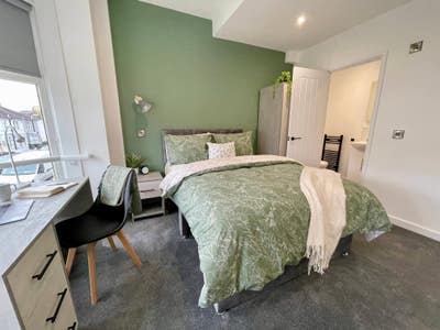 😍 2 Huge Ensuites • 1St Months Rent £250! (275Lg) Main Photo