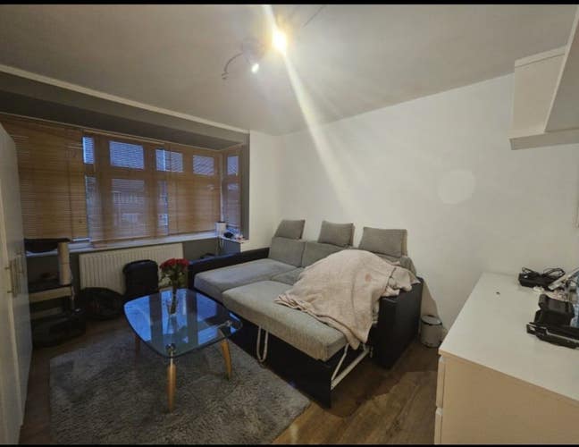 Double room to rent  Main Photo