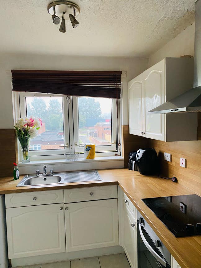 SPARE ROOM Main Photo