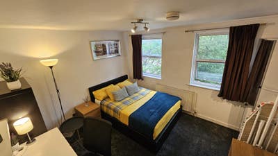 En-suite Canary Wharf *Private Bath & Double room* Main Photo