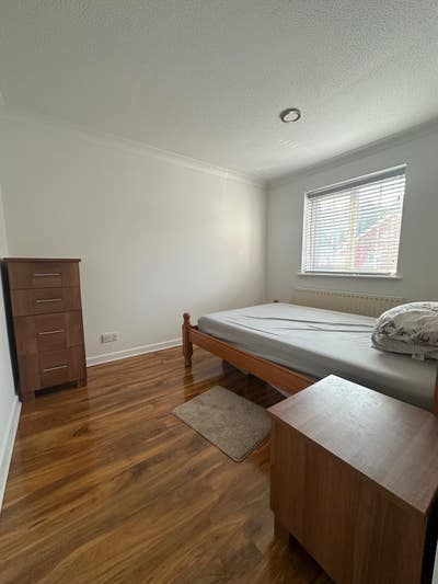 Spare double bedroom available in detached home  Main Photo