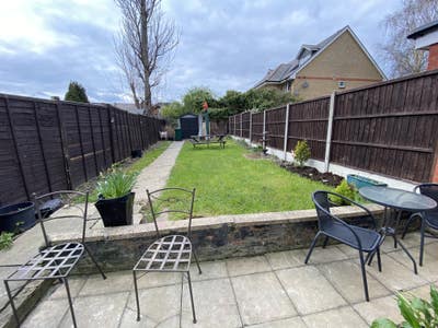 🏡 Quiet garden-facing en suite room | Bills inc. Main Photo