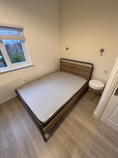 Spacious modern double room with en-suite Main Photo