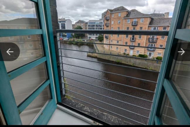 Leith double room in a flat with water views Main Photo
