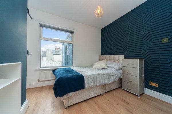📍 Central Aldershot Double Room | Stylish Home Main Photo