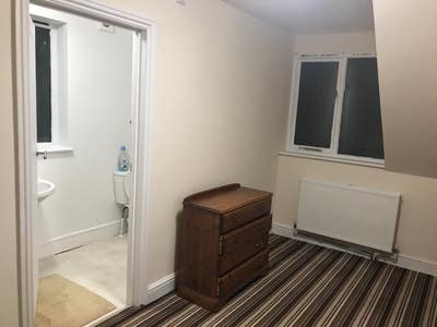 NO Deposit (£), 5 mins from Stansted Airport Main Photo
