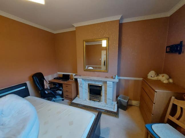 Double  Room for Working Professional Main Photo