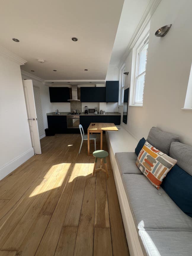 41 M2 Modern living with unbeatable convenience Main Photo