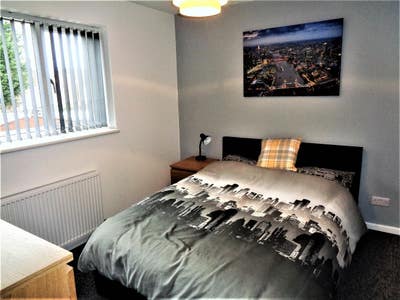 Luxury furnished double room Inc of bills Yate Main Photo