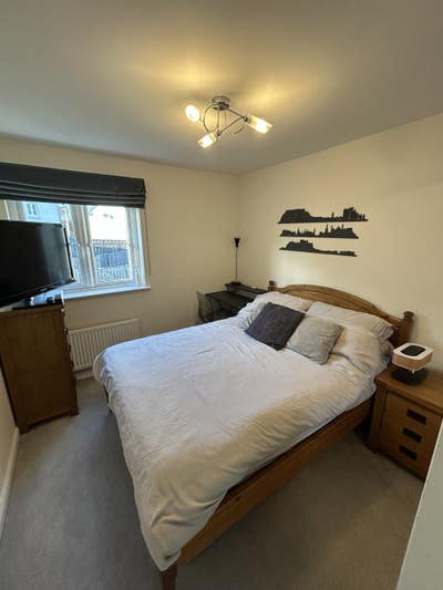 Furnished Double, Bucksburn. Weekday Tenants only Main Photo