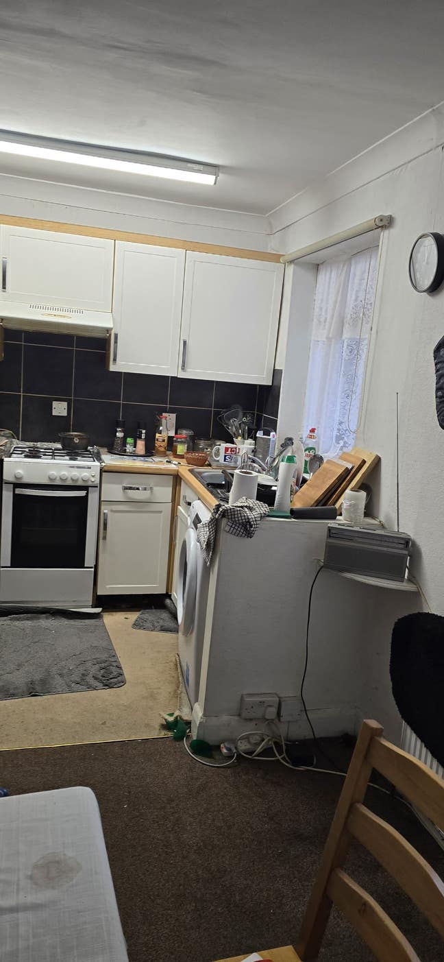 2 bedrooms available in abbeywood. Calm area. Main Photo