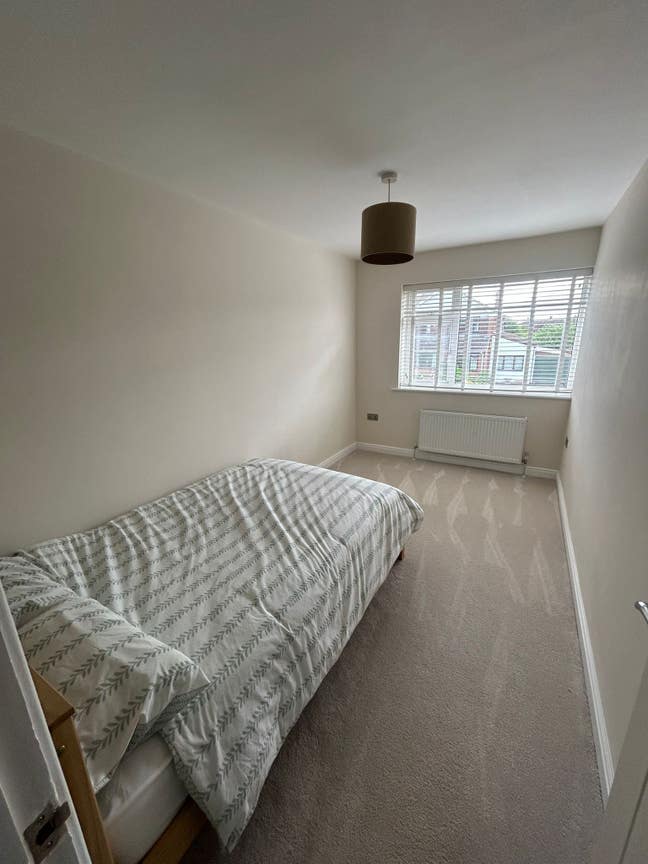 Double Room in Spacious House in Wantage  Main Photo
