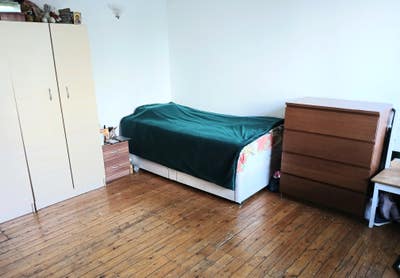 Rent 1 spot in the room for 2 women  Main Photo