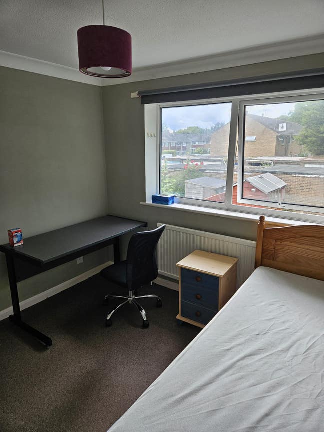 Student house 5-10 min walk to Kent Uni Main Photo