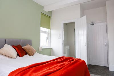 Large Double Ensuite Room Super Modern Home🌟 Main Photo