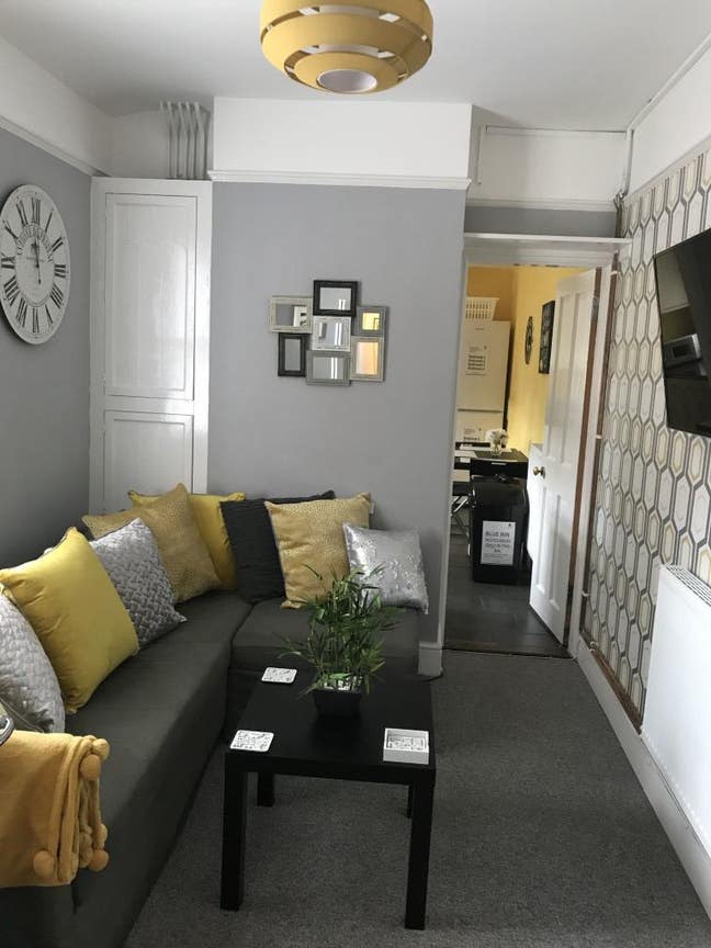 Medium Double Room Available - Great Location! Main Photo