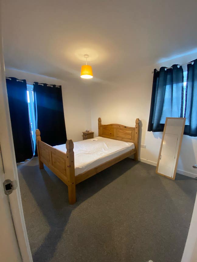 Double bedroom -City-centre Nearby  Main Photo