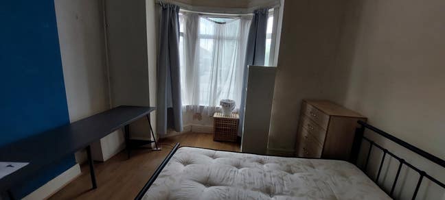 Large corner house on quiet road in Roath  Main Photo