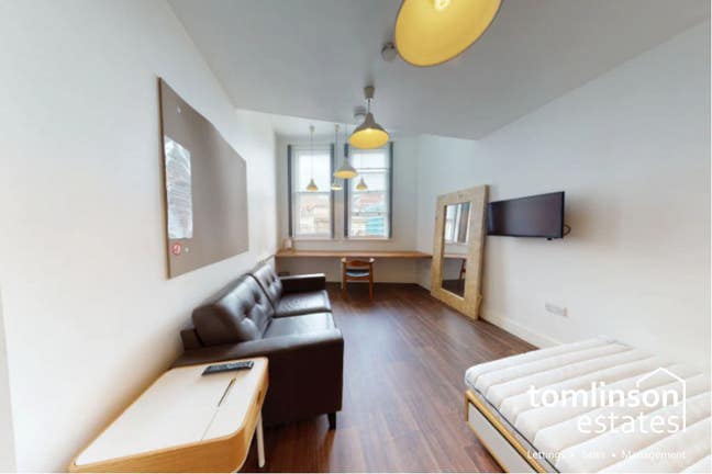 Studio in the City Centre  Main Photo