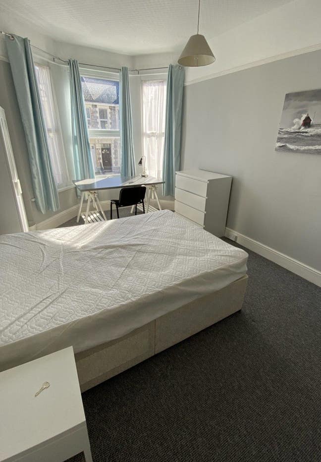 Room to rent  Main Photo