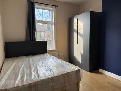 Spring Special Offer! 2 Amazing Rooms - Leyton E10 Main Photo