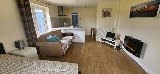 Self contained double room in Seascale  Main Photo