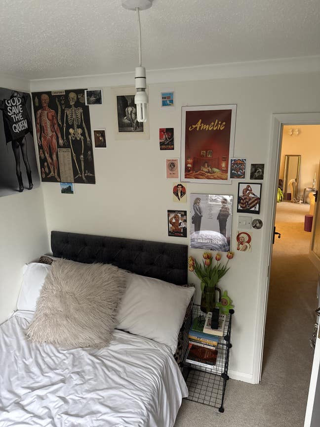 1 medium sized room  Main Photo