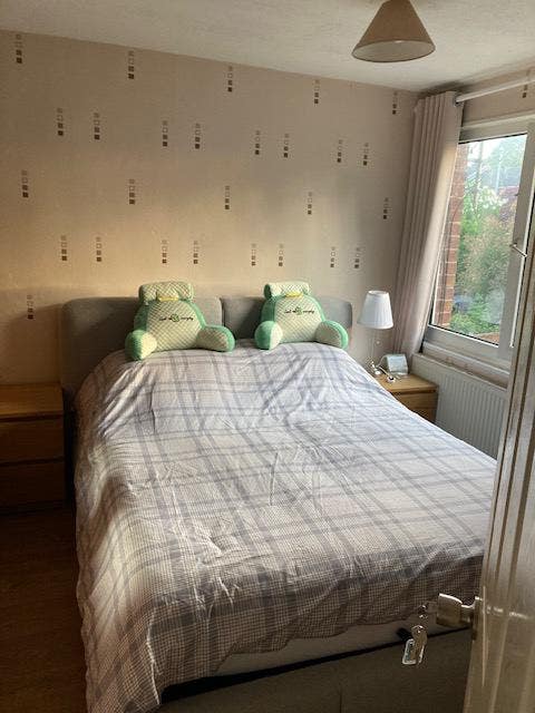 Single room for a right  person  Main Photo