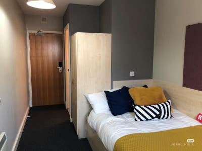 Sheffield Student Apartment Sublease Main Photo