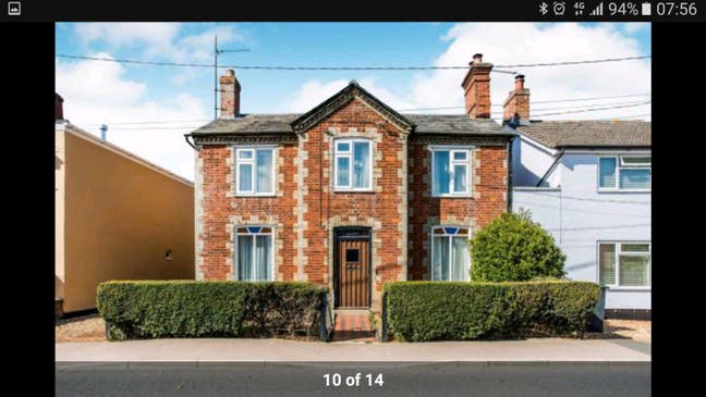 Spacious Double Ensuite with Walk in Wardrobe Main Photo